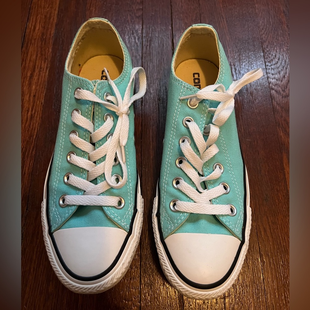 Converse Chuck Taylor All Star sneakers. Size 7. Color is Aruba Blue